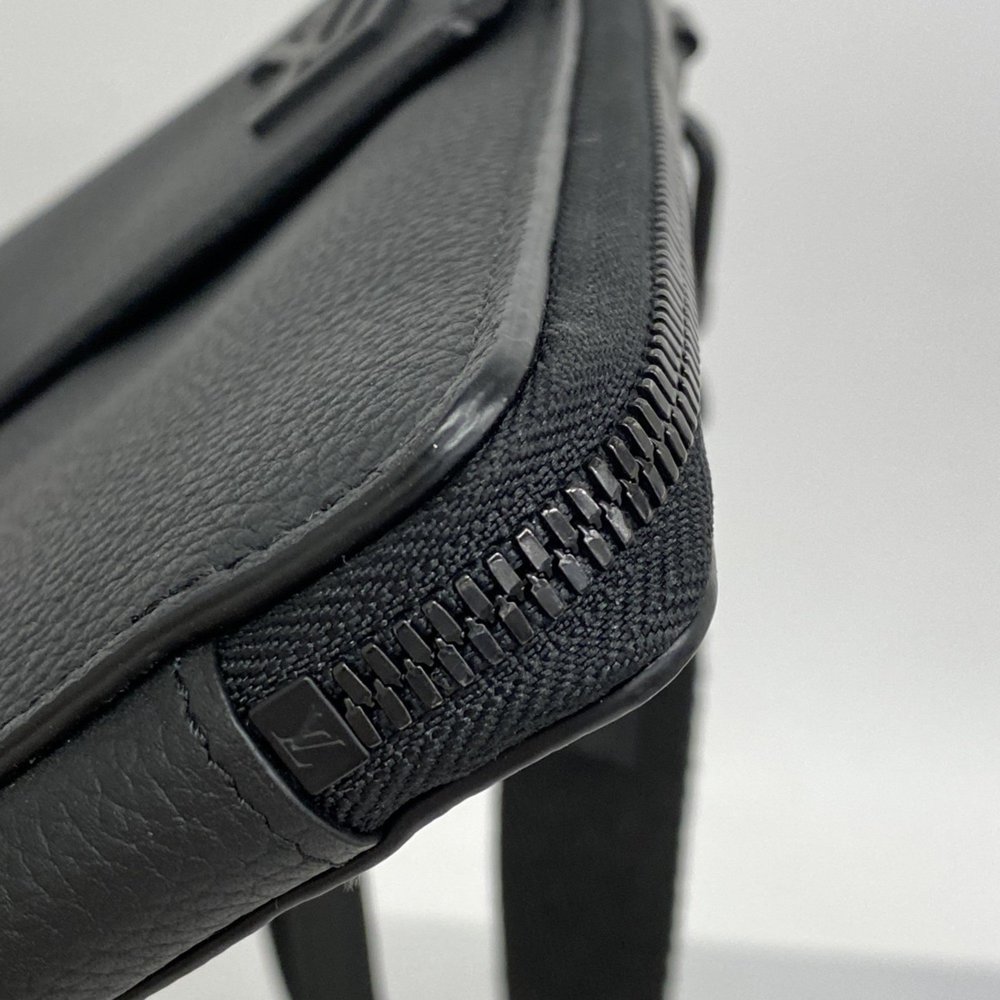 Louis Vuitton Aerogram Shoulder Bag with Phone Pouch M57089 Black Men's P1160877 - Picture 7 of 10